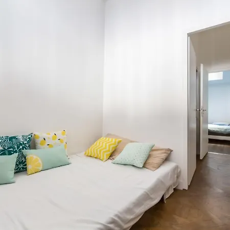 Beautiful In Chartrons By Guestready * Bordeaux