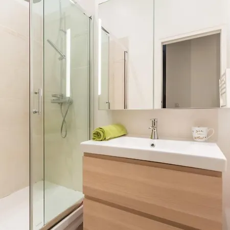 Beautiful In Chartrons By Guestready Apartment